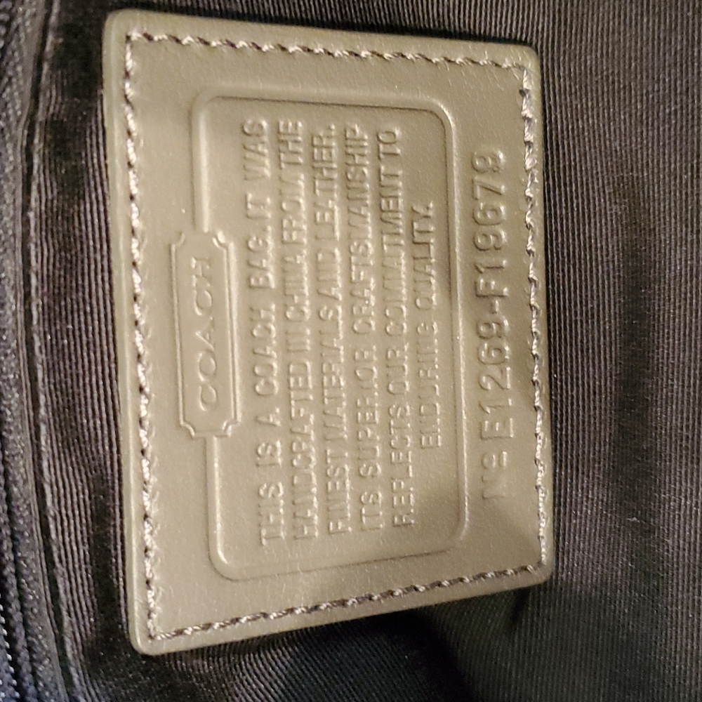 Classic Coach Snake Skin Gray Shoulder Purse - Picture 7 of 11